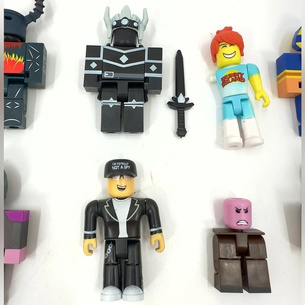 Roblox Mini Figures LOT of 10 With Some Accessories Mixed Bundle
